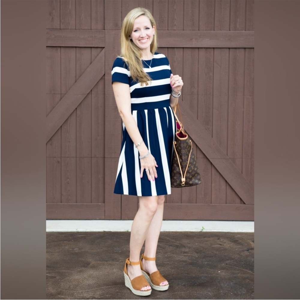 NWT. Eliza J 4 Petite Wide Stripe Short Sleeve Fit & Flare Dress.